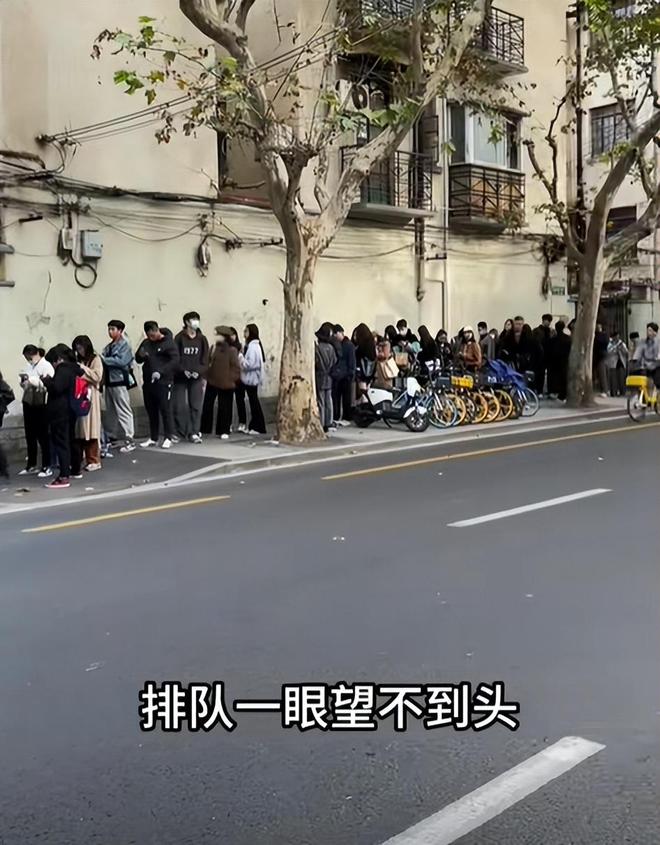 白天瑜伽城市漫步晚上出租屋流泪上海名媛疯狂的CBOB半岛中国官方网站ity wa(图11)