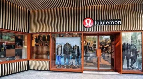 “瑜伽服“BOB半岛lululemon一季度营收超46亿贵过耐克与阿迪(图1)