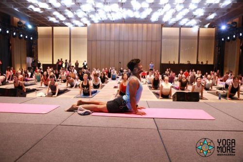 YOGAMORBOB半岛E瑜伽艺术生活博览会顺利召开(图4)