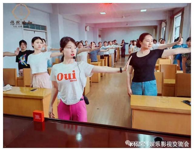 南阳二机集团半岛·BOB官方网站女工委开展女职工健康课堂(图1)