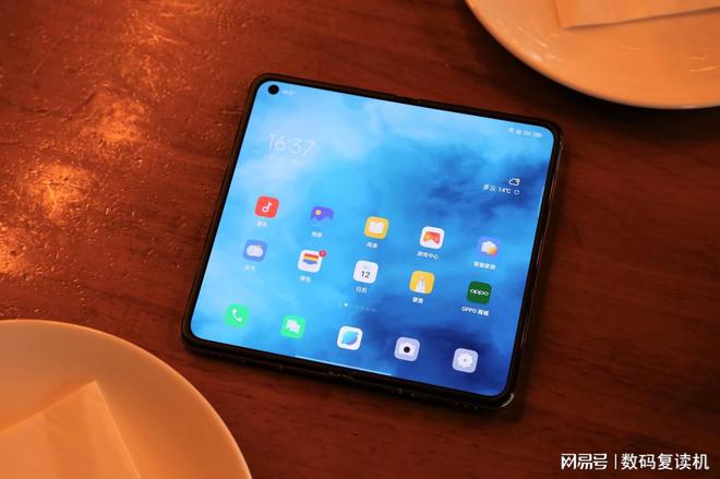 新时代干饭神器？OPPO Find N这悬停体验简BOB半岛直旦用难回！(图1)